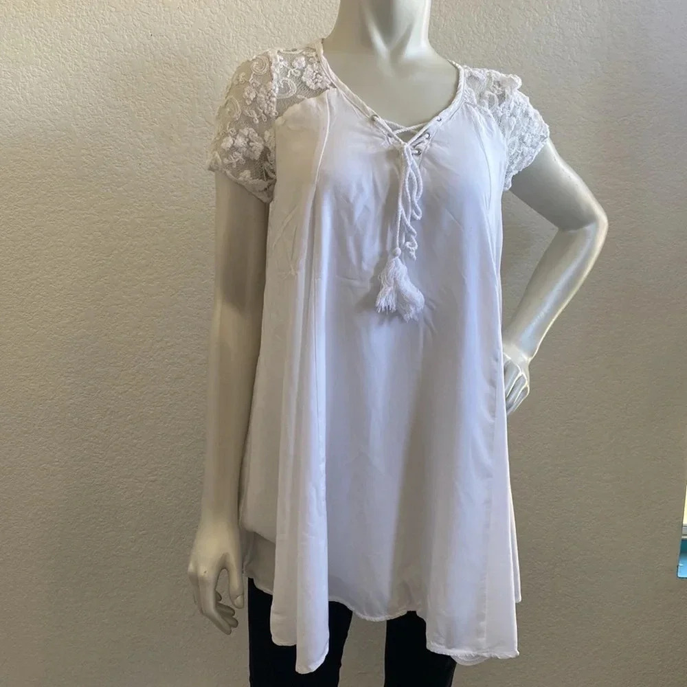 Sadie and Sage lace tie up dress Size Large